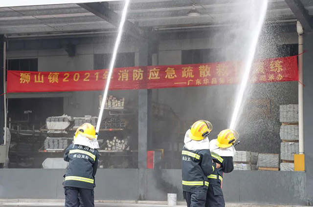 經過南海區消防救援大隊大圃消防站的全力撲救火情得到有效控制
