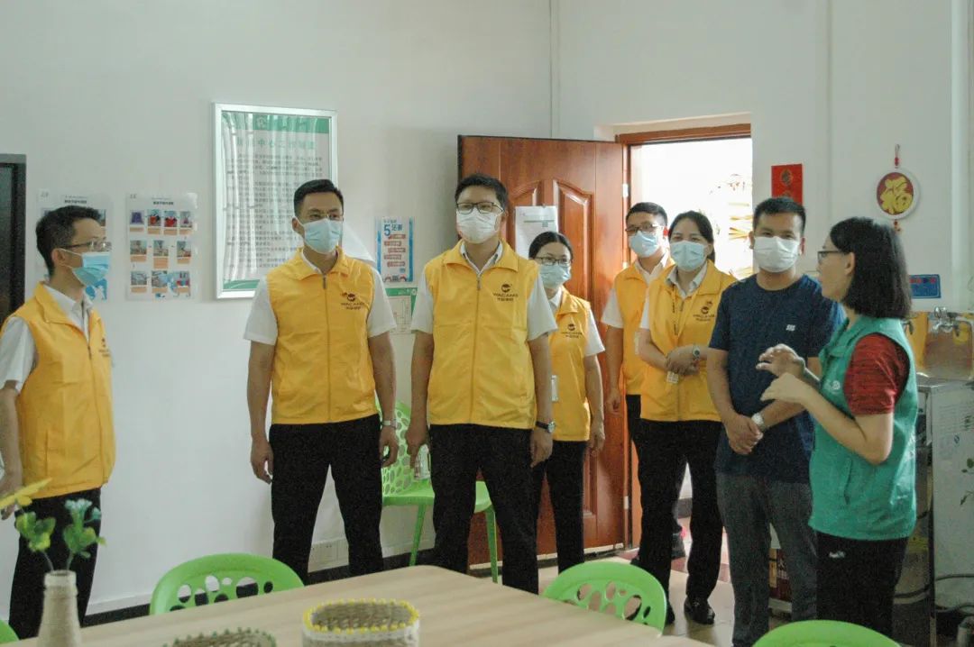 履行社會責任,彰顯企業擔當|華昌集團前往獅山鎮小塘社區康園中心開展慰問活動