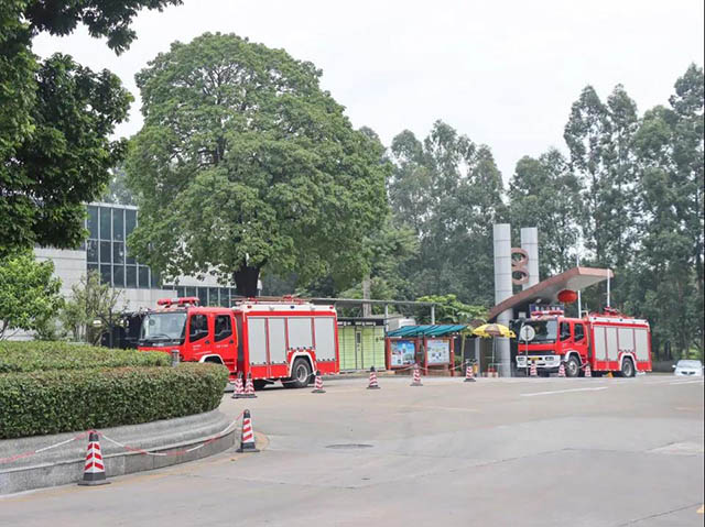 南海區消防救援大隊大圃消防站以最快速度趕到現場
