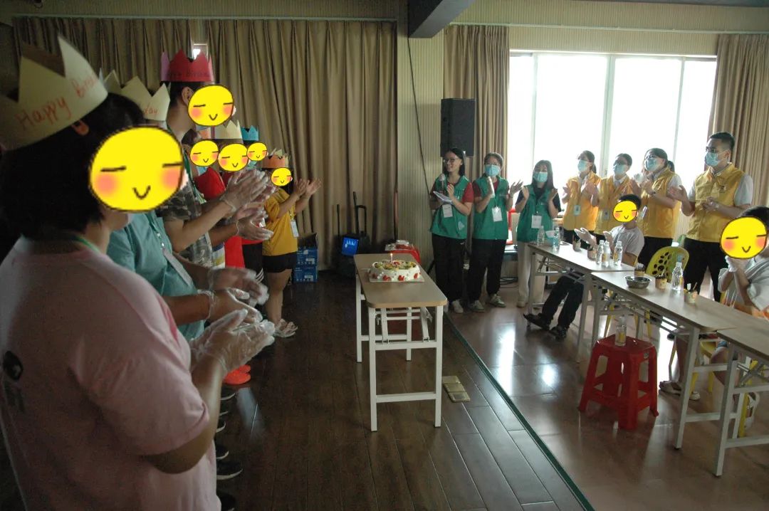 履行社會責任,彰顯企業擔當|華昌集團前往獅山鎮小塘社區康園中心開展慰問活動